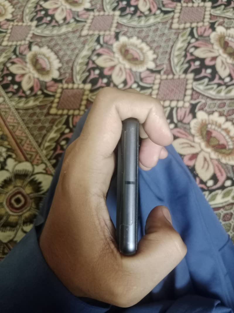 Google Pixel 7 4