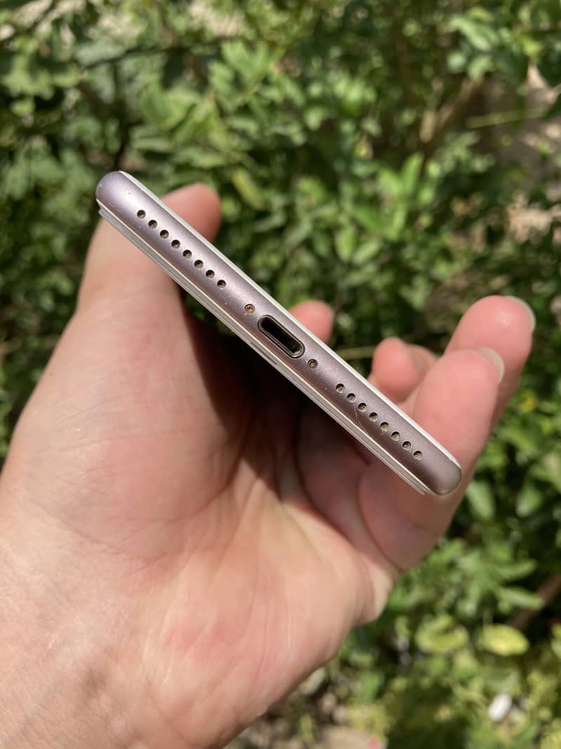Apple iPhone 7 Plus 3