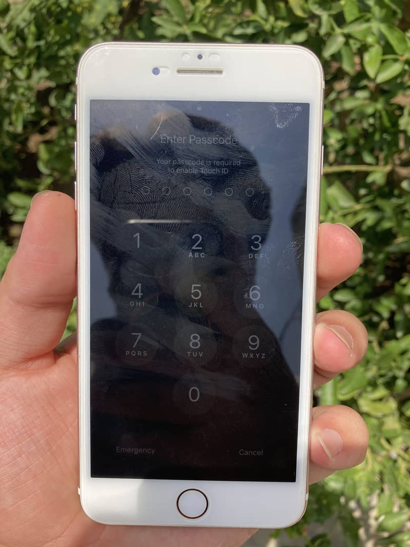 Apple iPhone 7 Plus 8