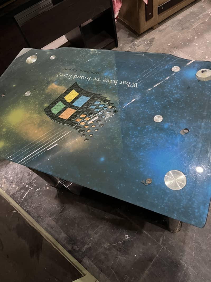 Computer table 1