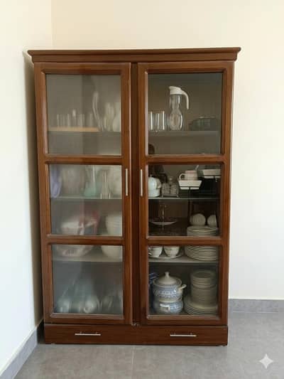beautiful showcase/display cabinet and iron stand for sale