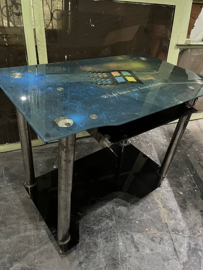 Computer table 1