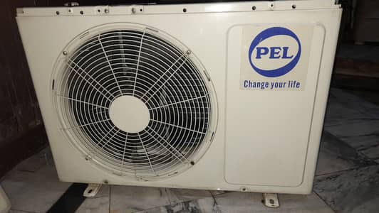 split unit 1 ton condition 10/9.5 urgently selling