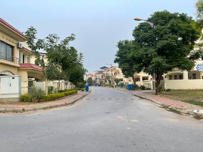 Prime 10 Marla Plot for Sale in Bahria Enclave | Fully Developed Sector | Near Market & Park