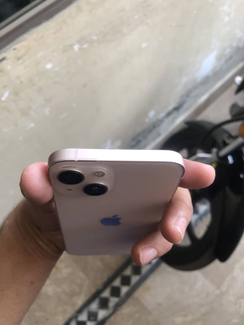Apple iPhone 13 3
