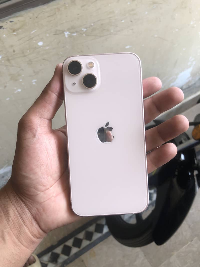 Apple iPhone 13 6