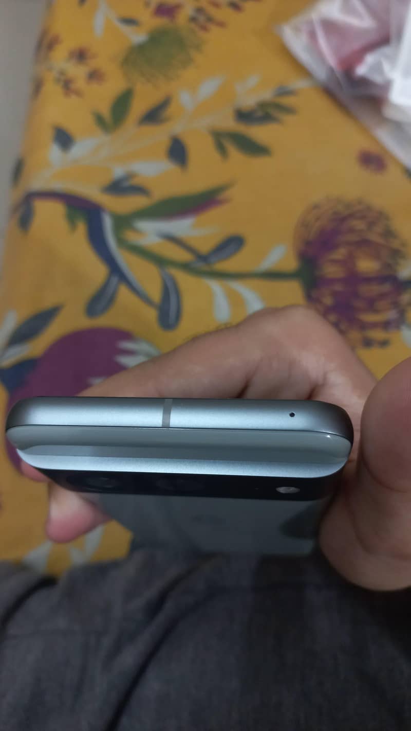 Google Pixel 8 2