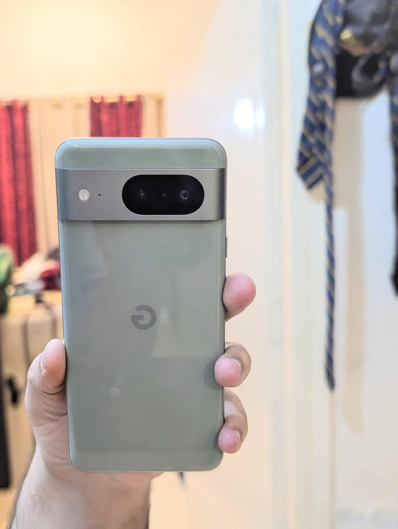 Google Pixel 8 4