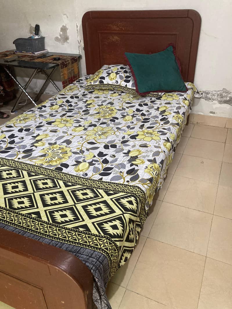 single bed (2) 4