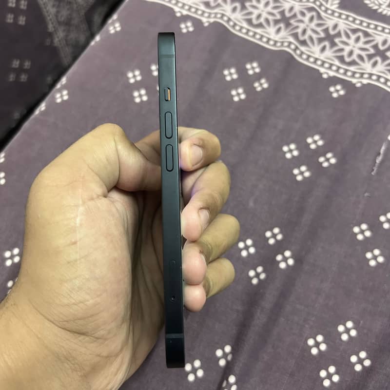 Apple iPhone 13 1