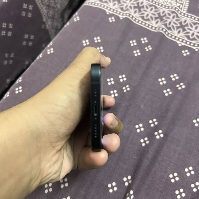 Apple iPhone 13 3
