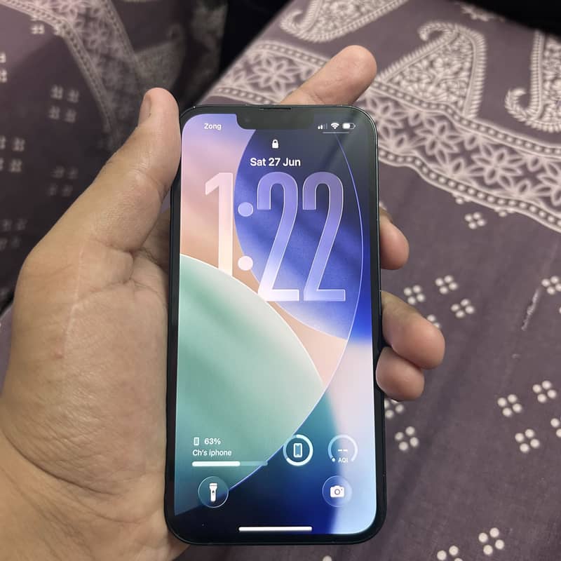 Apple iPhone 13 5