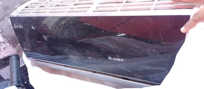 Gree Ac 1.5 Ton ( GAS Leaked) 3 4 seasons used.