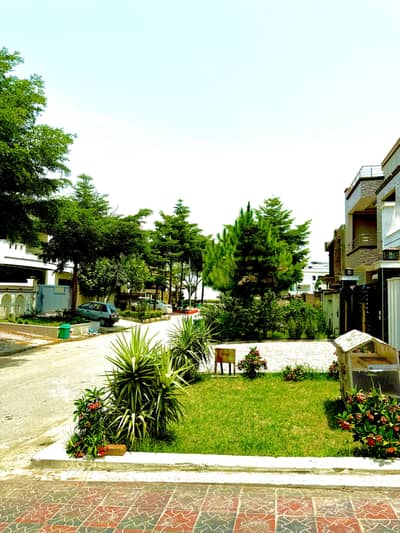 Telegarden F-17 Multi 10 Marla Residential Plot for Sale