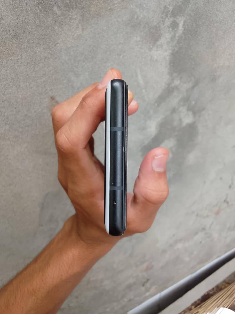 Google Pixel 6a 5