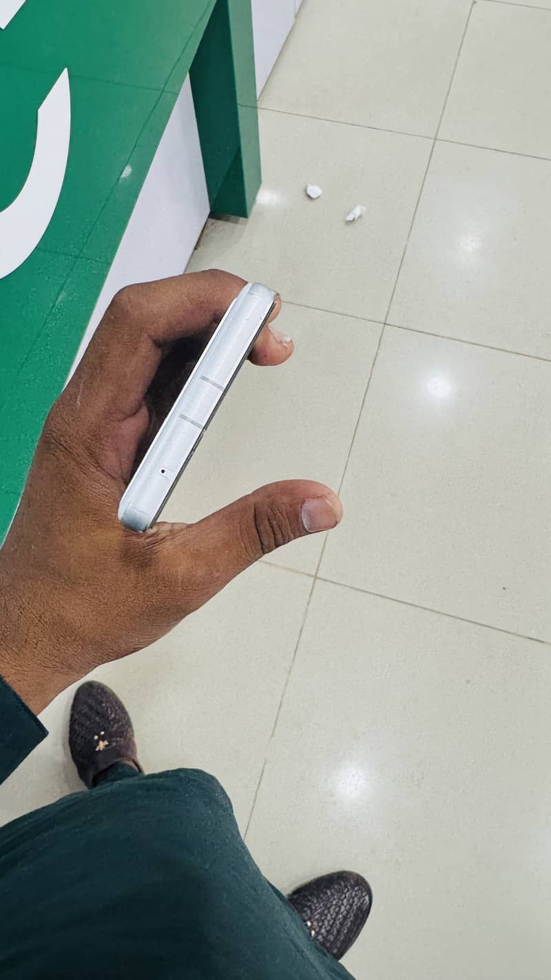Google Pixel 7a 1