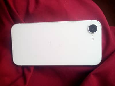 Apple iPhone 16e jv
