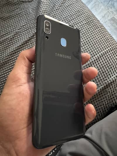 Samsung Mobile A30