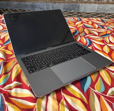 MacBook Pro  2017 core i5