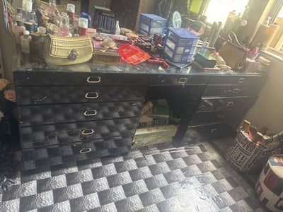 Dressing table with mirror