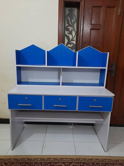 kids study furniture