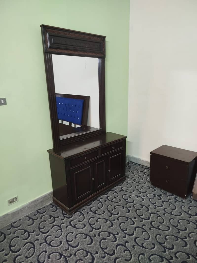Bed set with dressing table 1