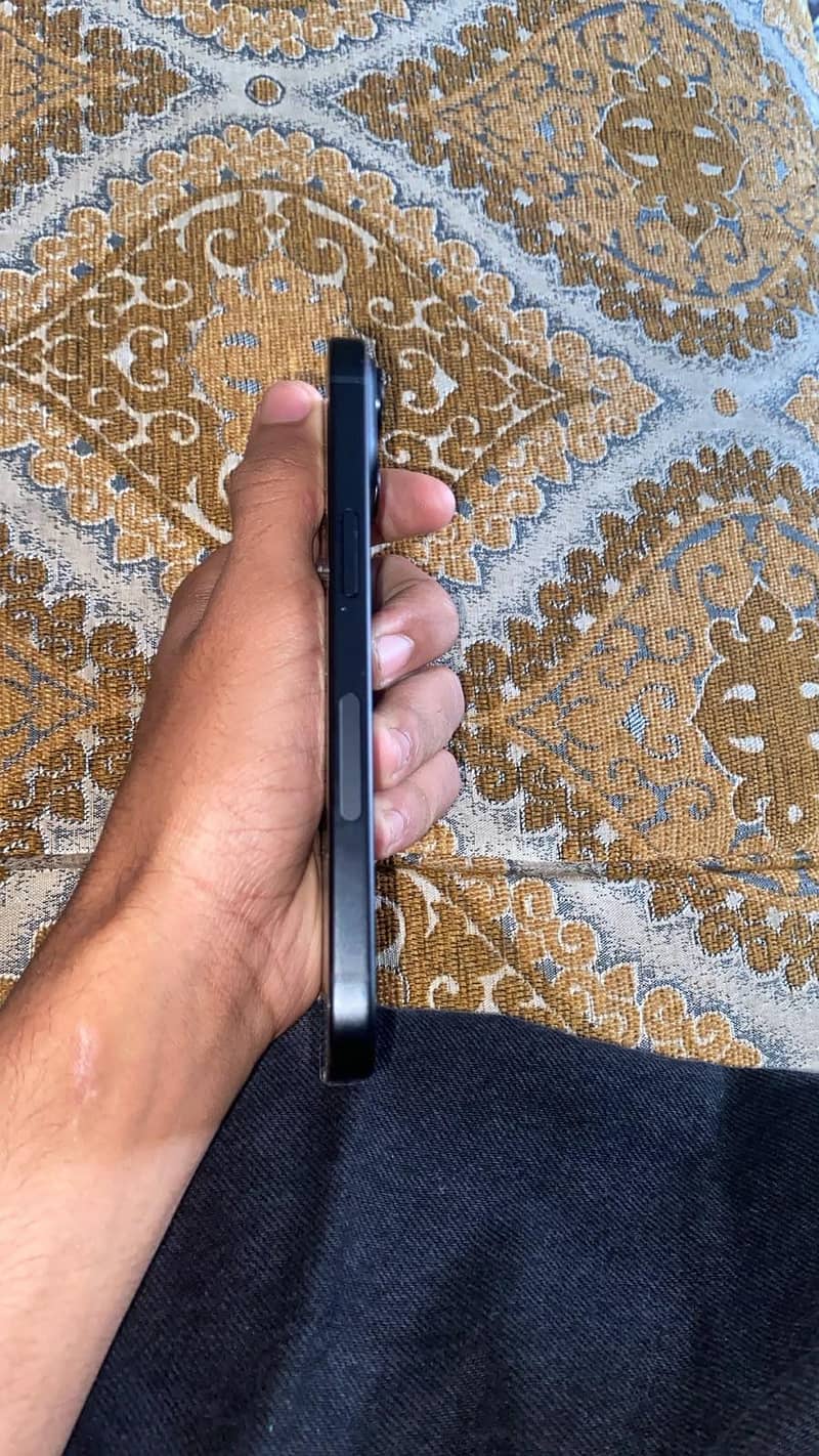 Apple iPhone 13 1