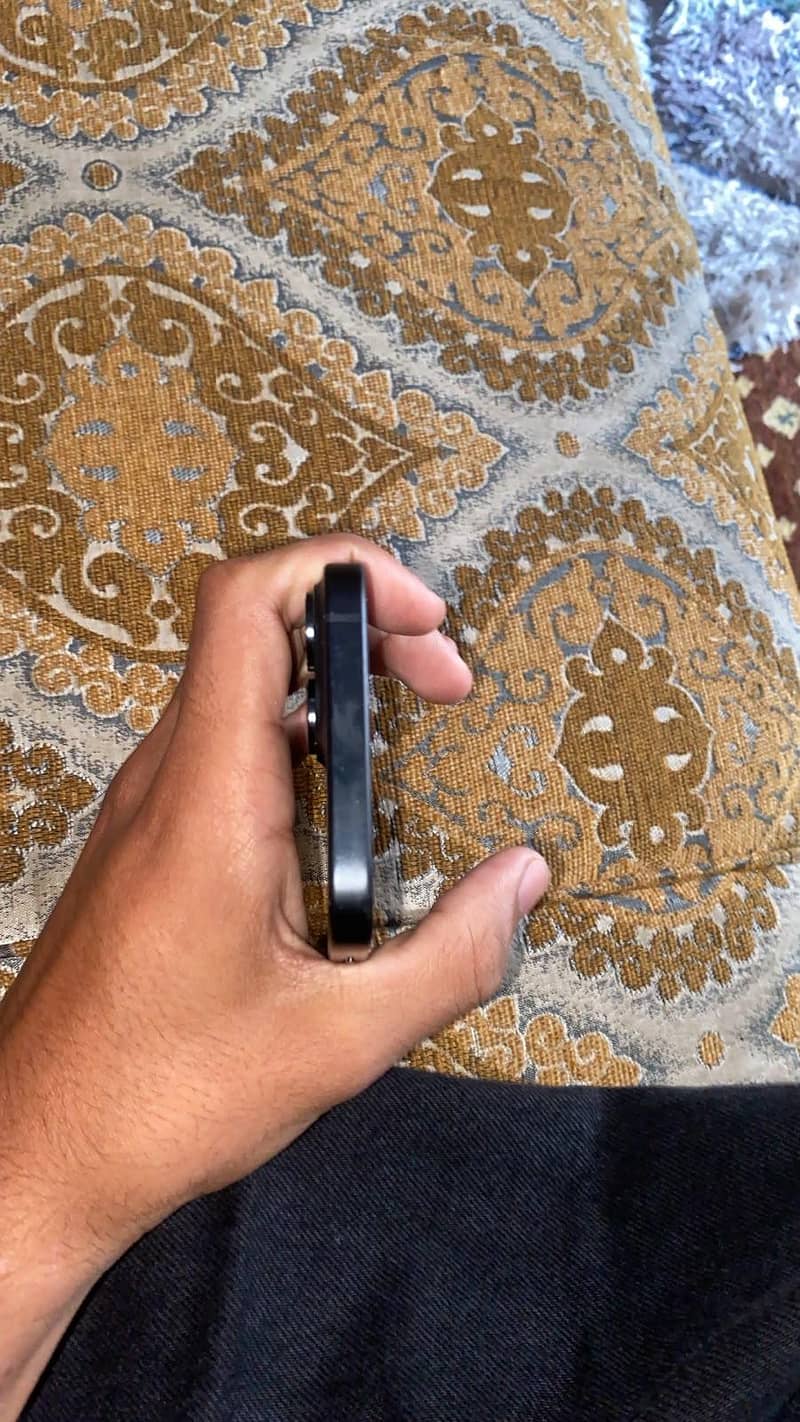 Apple iPhone 13 2