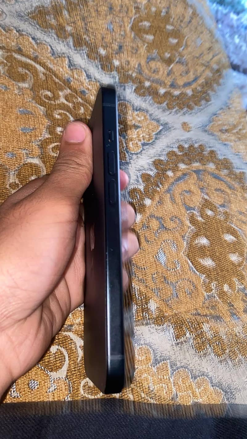 Apple iPhone 13 3