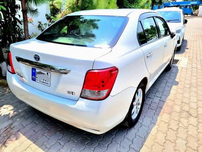 Toyota Corolla Axio 2013