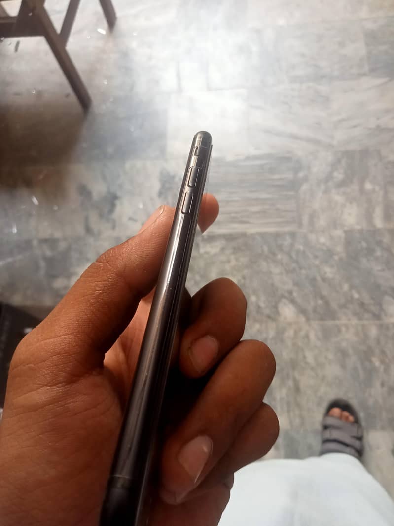 Apple iPhone 7 1