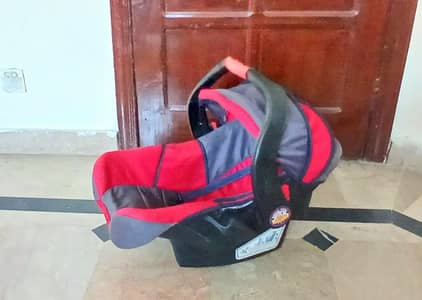 Infant Baby Carrier/Cot – Good Condition