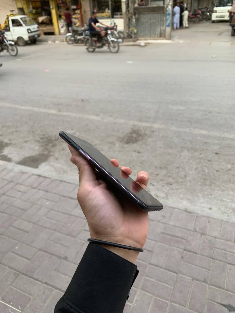 One Plus 6T 4