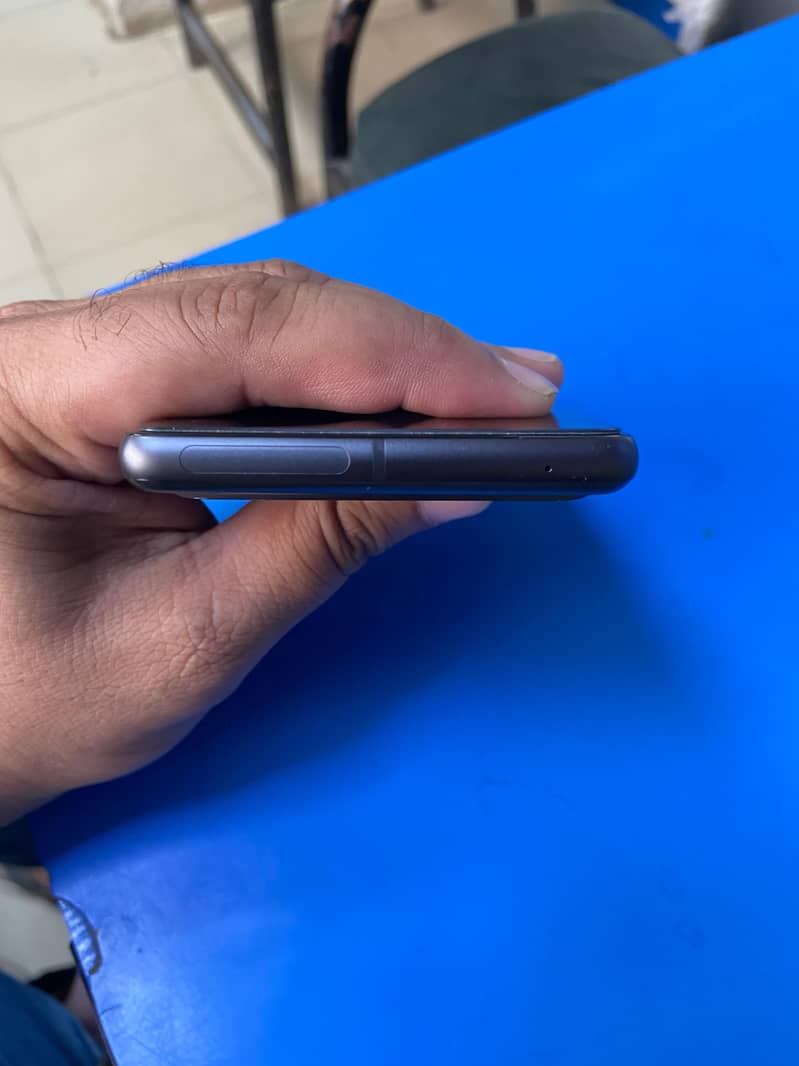 Google Pixel 7 4