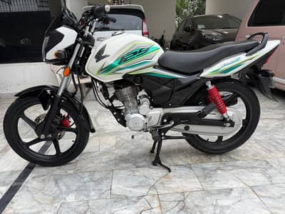 Honda CB 125F (2024 Model) – Just 2,540 KM – 1st Owner – Total Genuine