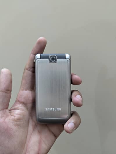 Samsung s3600 flip antique phone