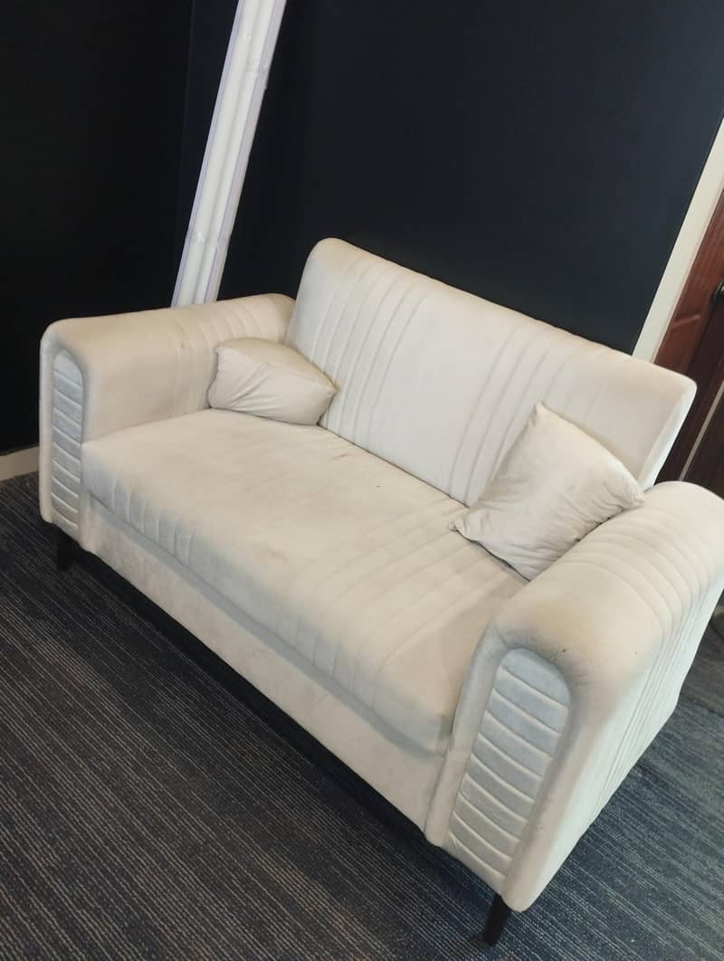 table & chairs 3