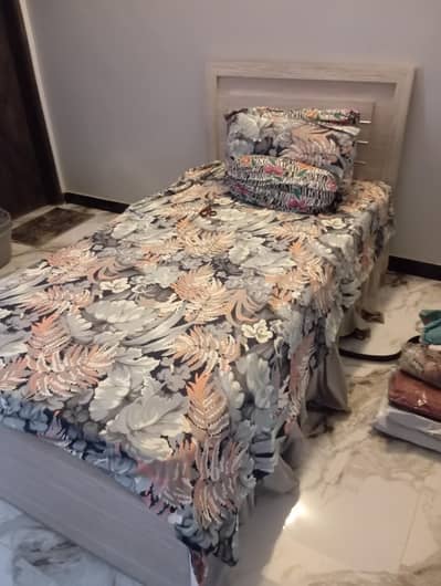 Single Beds with Mattreses