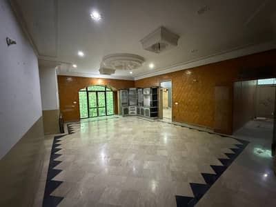 1 KANAL VERY NEAT AND CLEAN UPPER PORTION IS AVAILABLE FOR RENT IN WAPDA TOWN PHASE 1.