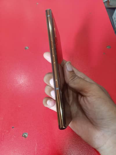Docomo F52A 5G  8/128