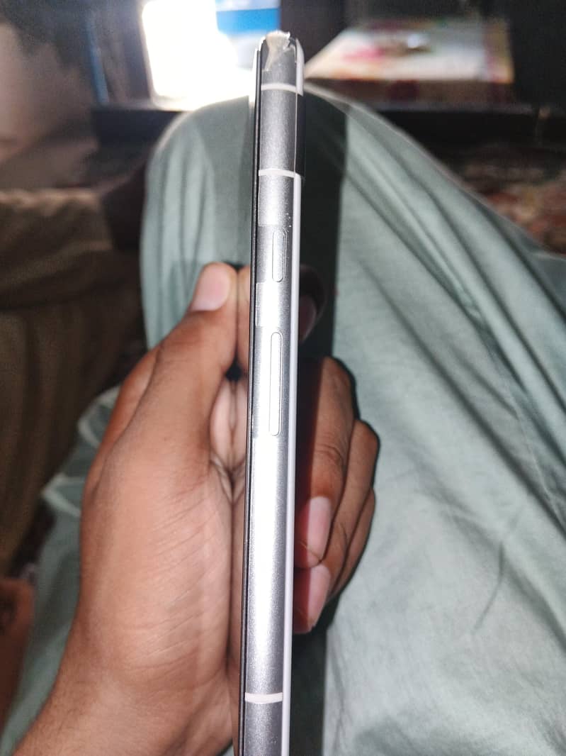 Google Pixel 7a 2