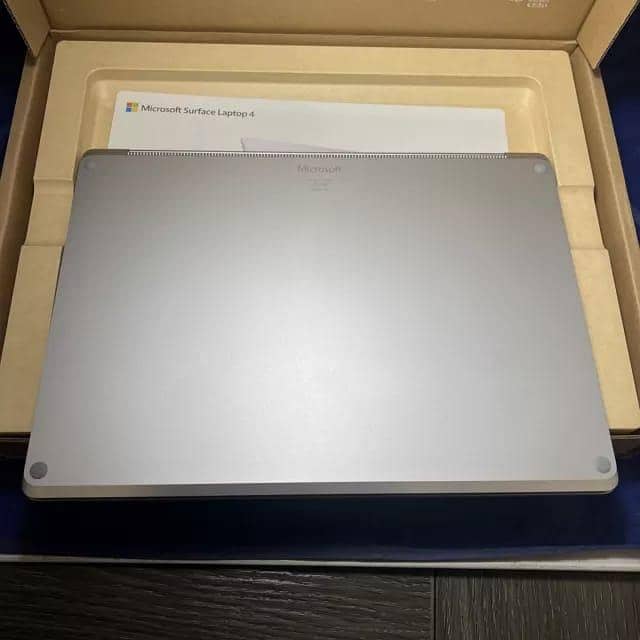 Microsoft Surface 4 / 1950 model 4