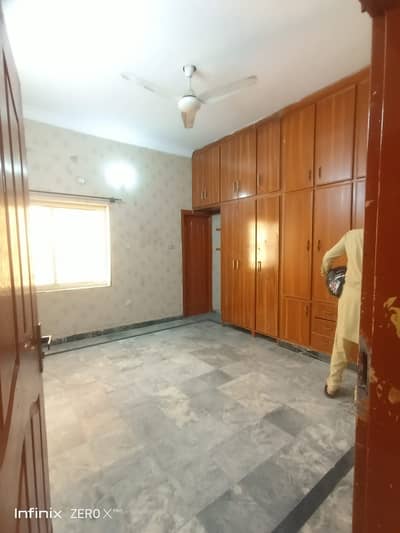 Saprit house available for rent in line 5 near Peshawar road Rwp