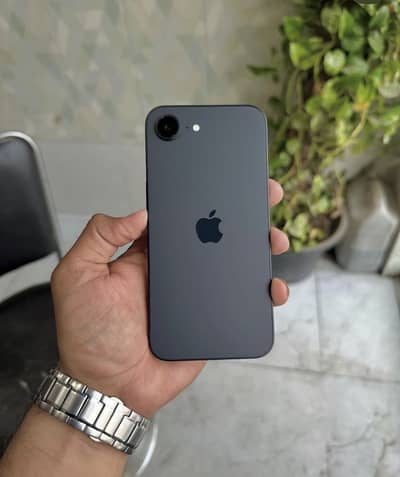 Apple iPhone 16e 128 GB