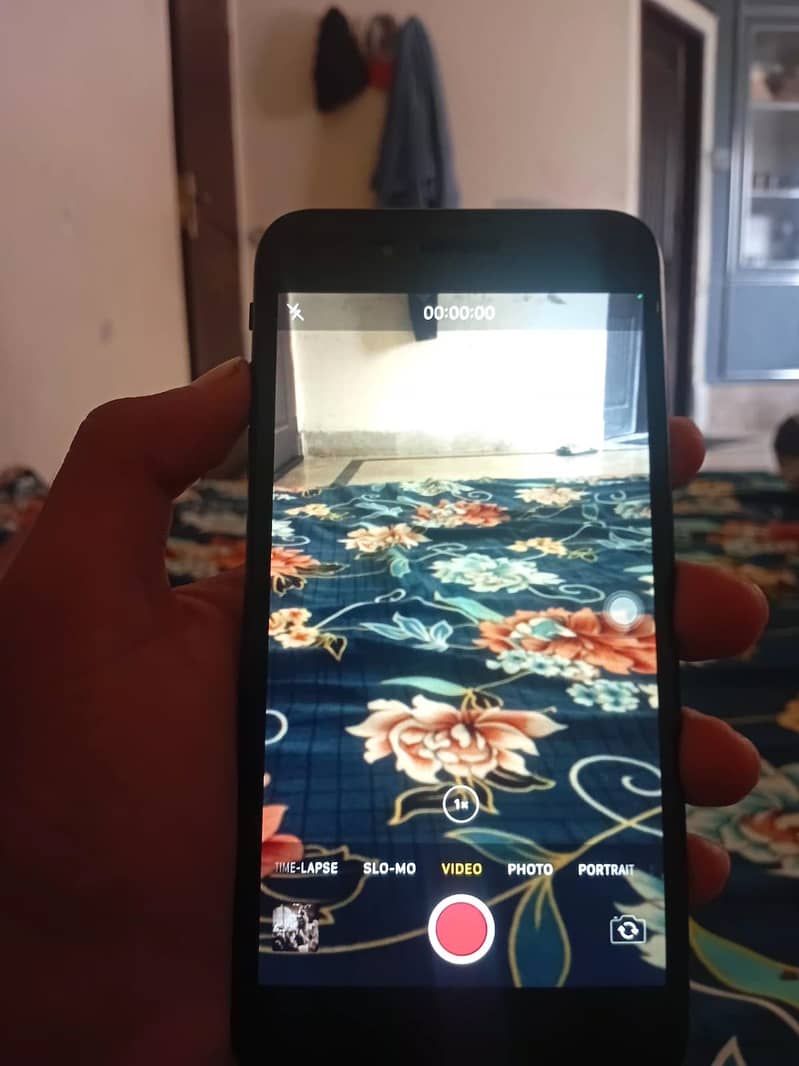 Apple iPhone 7 Plus 2