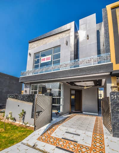 5 Marla House Available for Rent Prime Location
