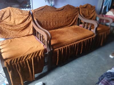 Wooden Classic Sofa / Chair Set