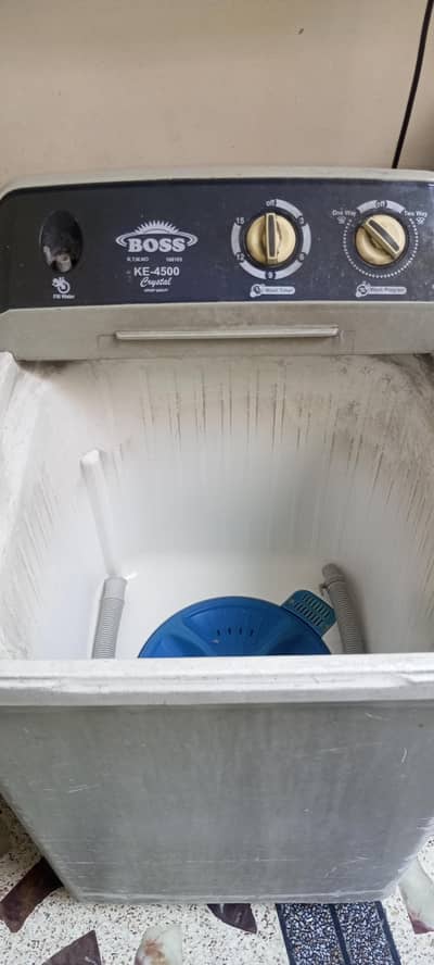2 Machine. Washing Machine and Spinner Machine