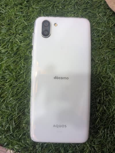 Sharp Aquos R2 official approved