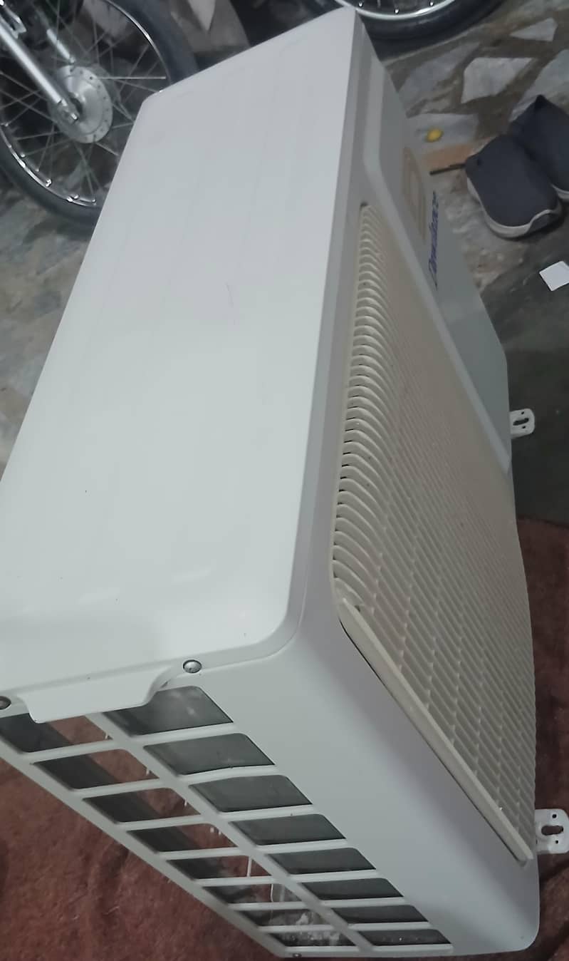split AC 4